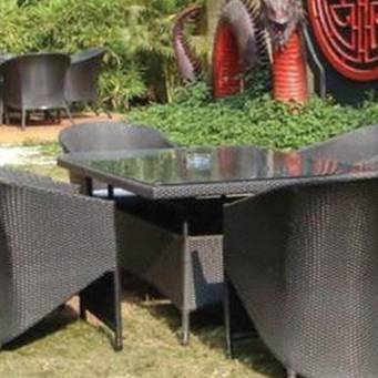 Garden Dining Set Manufacturers in Delhi