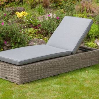 Rattan/Wicker Loungers Manufacturers in Delhi